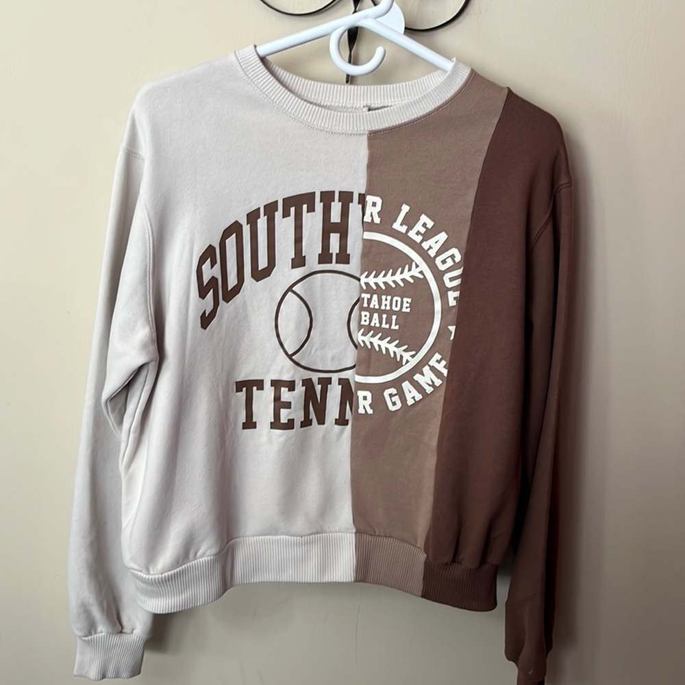 Hollister sweatshirt size XS